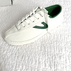 Tretorn Size 8.5 Nylite Sneaks NEW